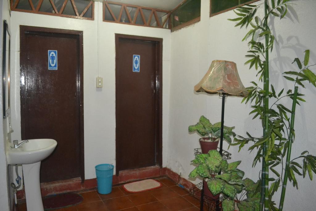 Mabini Pensione Puerto Princesa Esterno foto