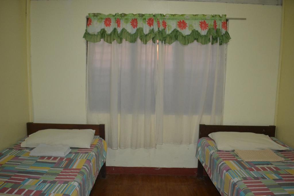 Mabini Pensione Puerto Princesa Esterno foto